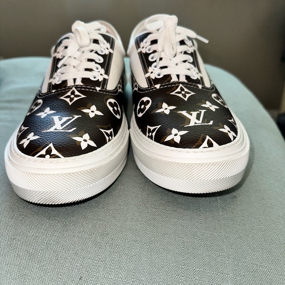Louis Vuitton Shoes - Picture 4 of 6